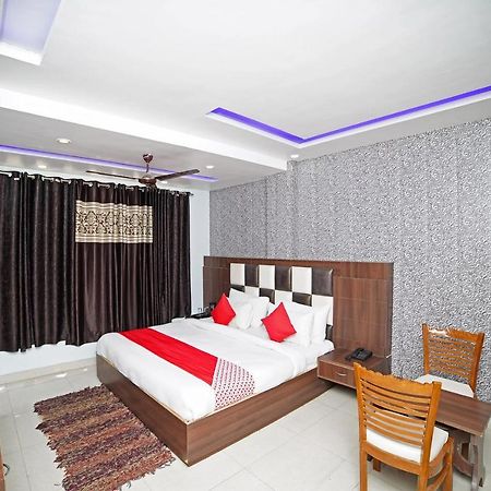 Oyo 39539 Hotel Vansh & Restaurant Kashipur Buitenkant foto