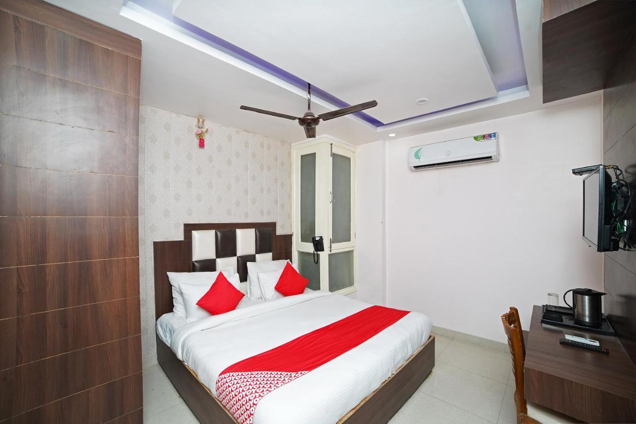 Oyo 39539 Hotel Vansh & Restaurant Kashipur Buitenkant foto