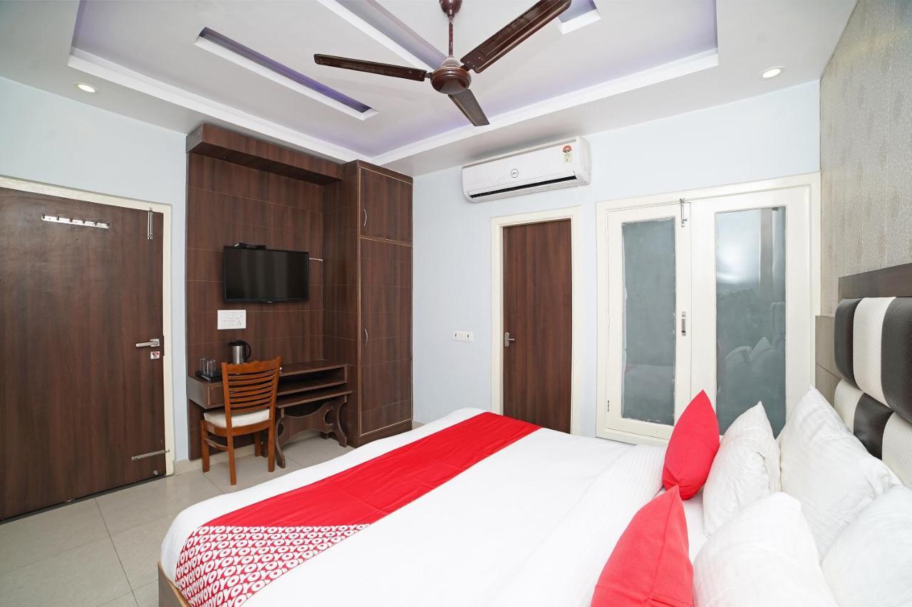 Oyo 39539 Hotel Vansh & Restaurant Kashipur Buitenkant foto