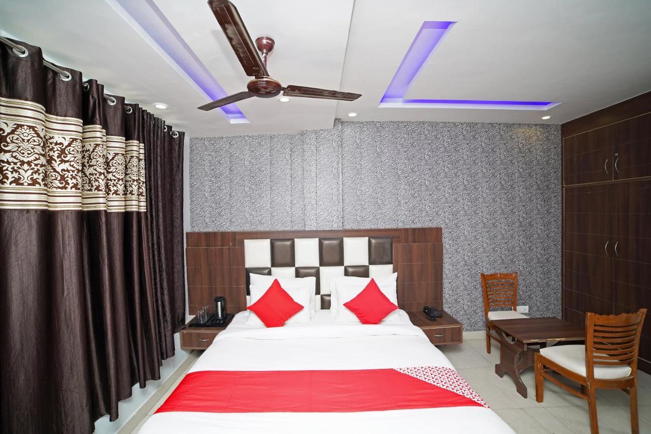 Oyo 39539 Hotel Vansh & Restaurant Kashipur Buitenkant foto